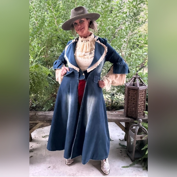 Cottagecore Evening Waltz Duster - Picture 2 of 4